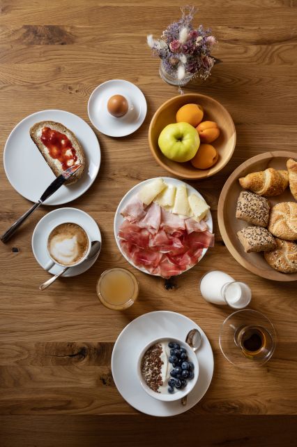 Image: Breakfast and dinner